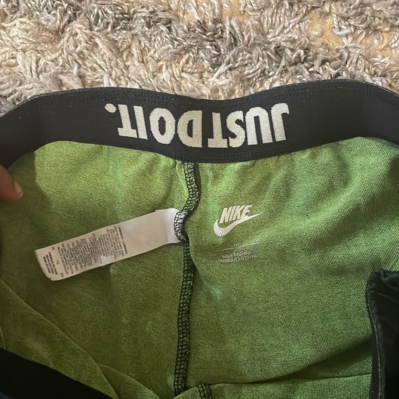 Nike Leggings XL Dark Green with neon green logo - Picture 3 of 4